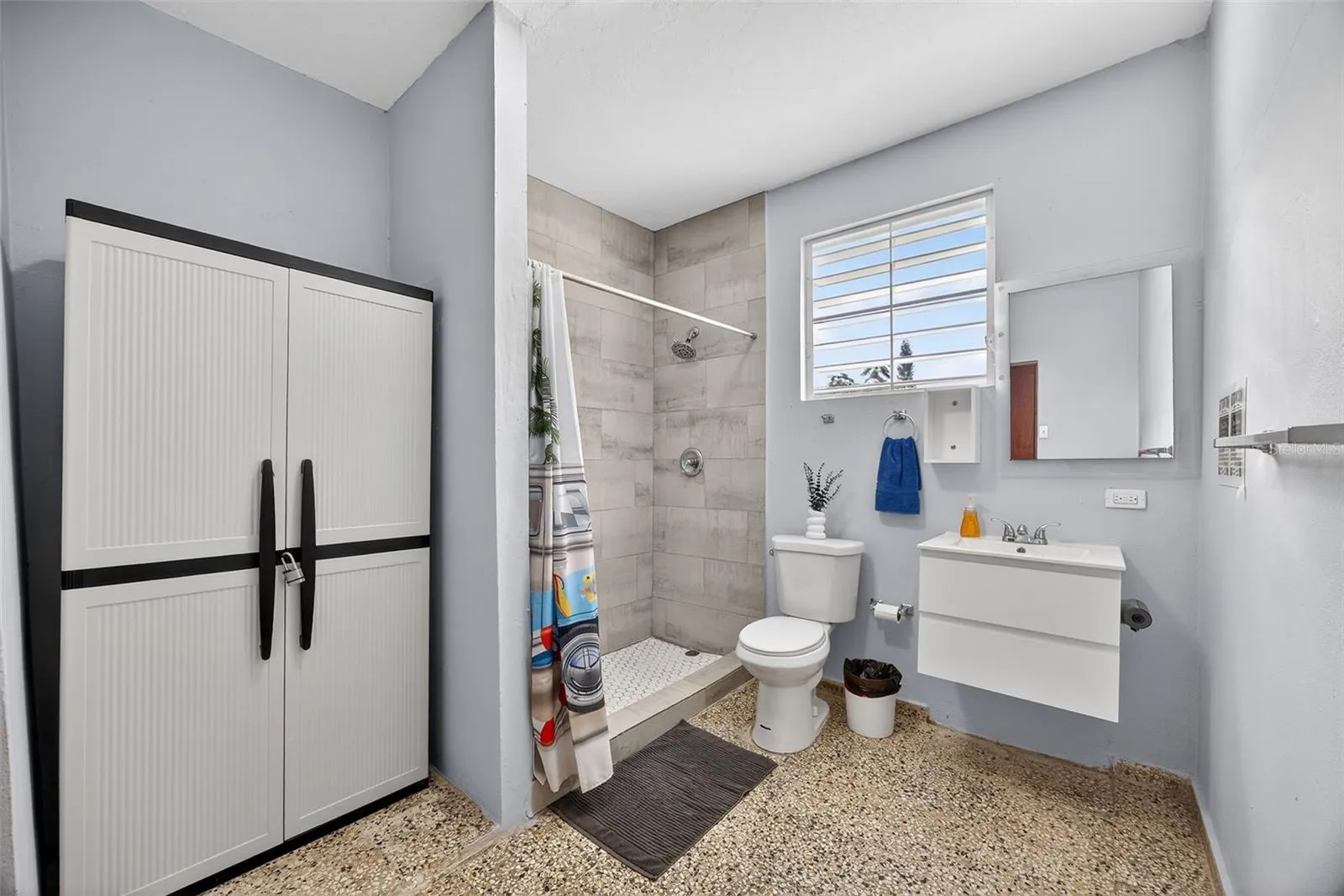 2ND FLOOR FULL BATH