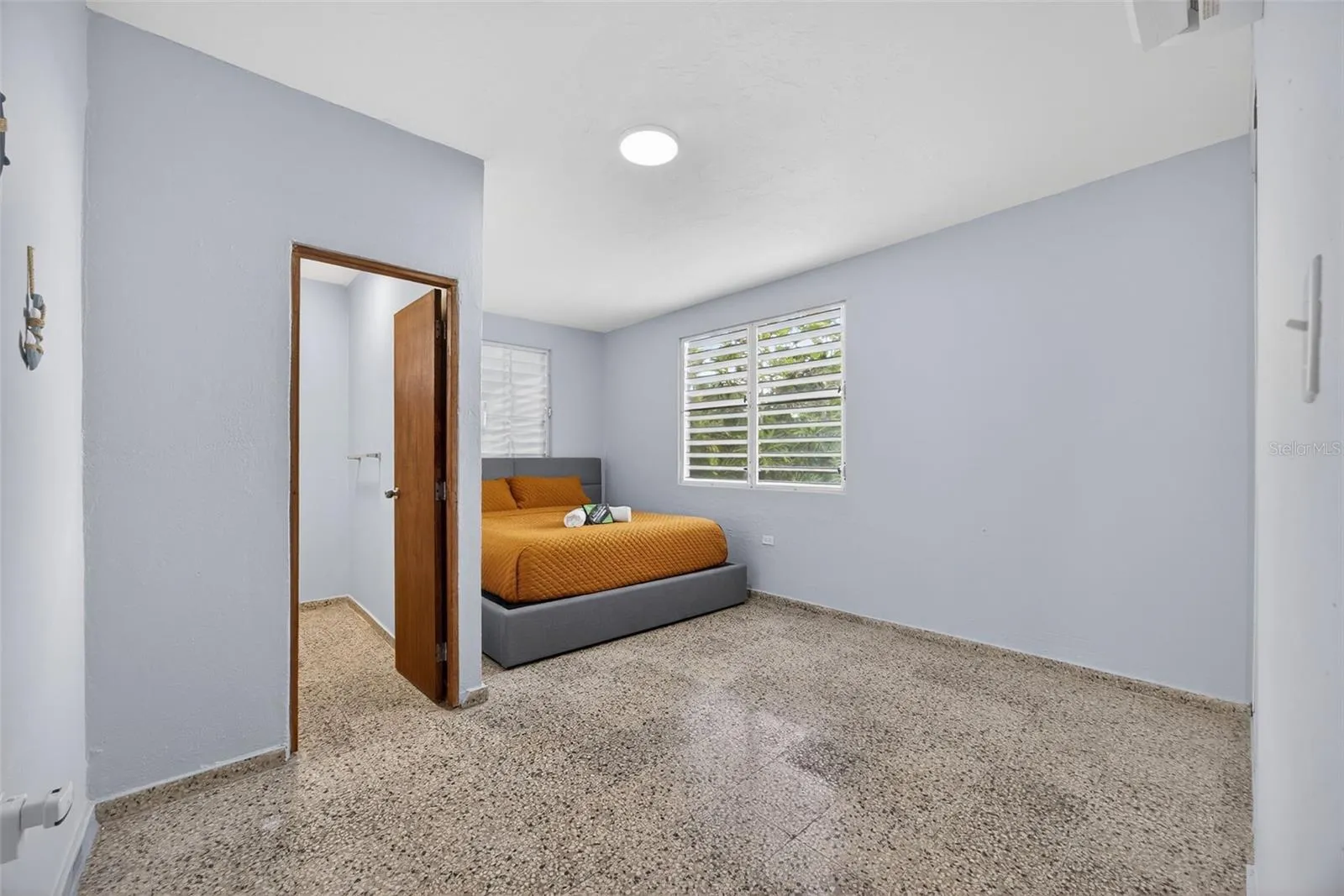 2ND FLOOR MASTERBEDROOM