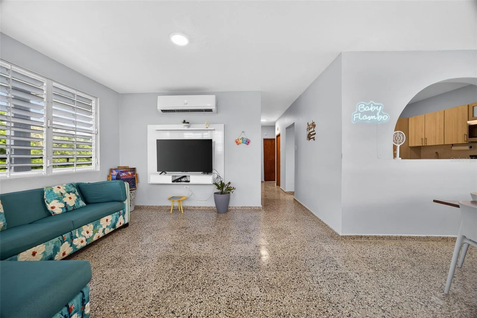 2ND FLOOR LIVING ROOM