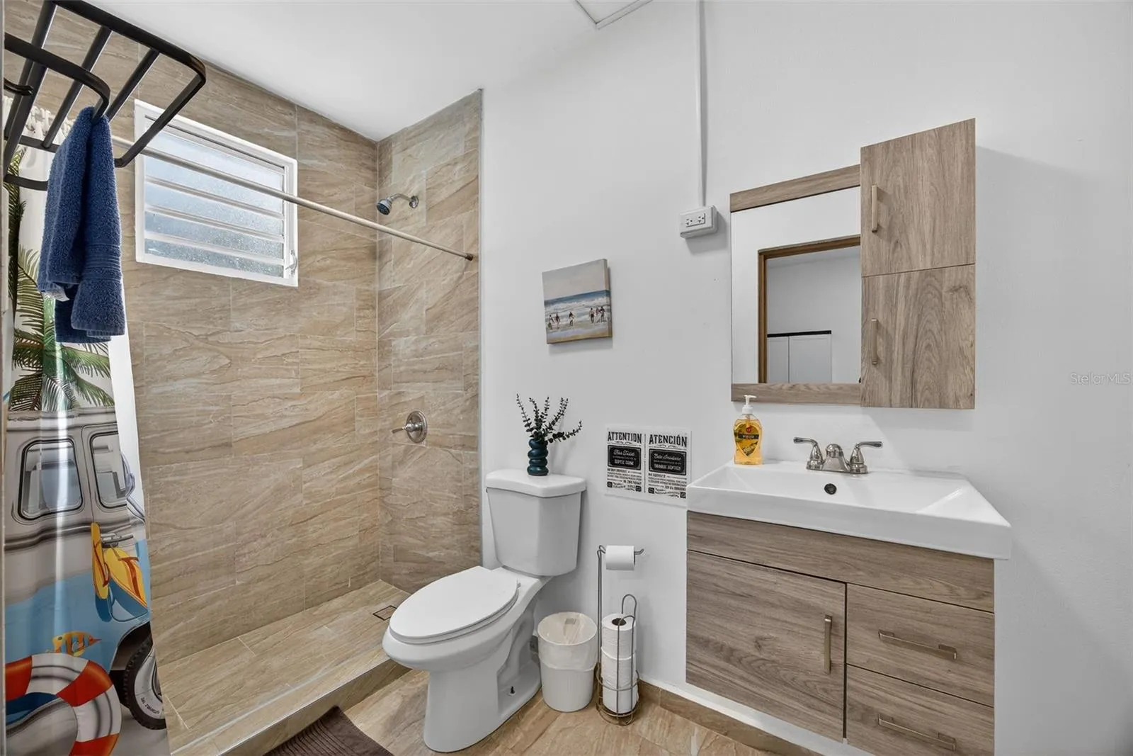 FIRST FLOOR SHARED FULL BATH