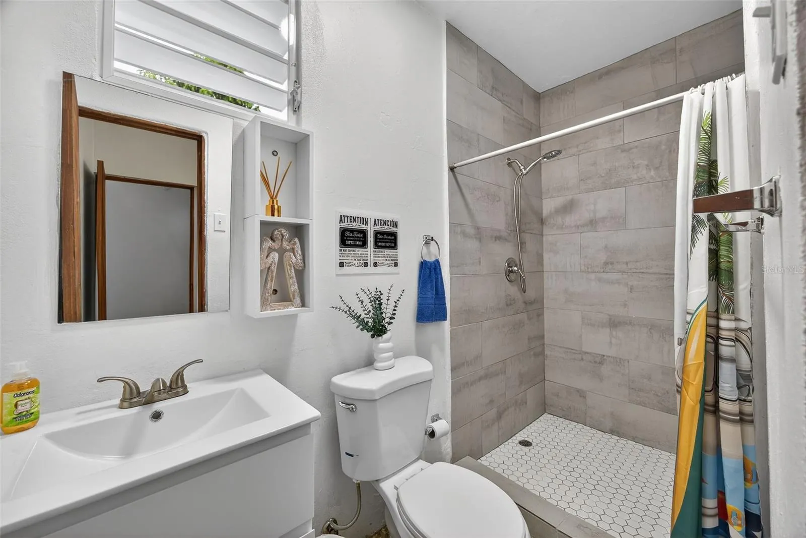 1ST FLOOR SECOND FULL BATH