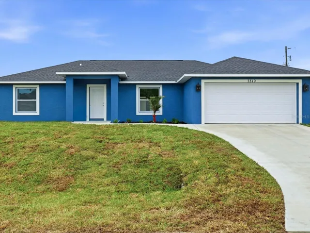 Model front of 4287 Hogarth St