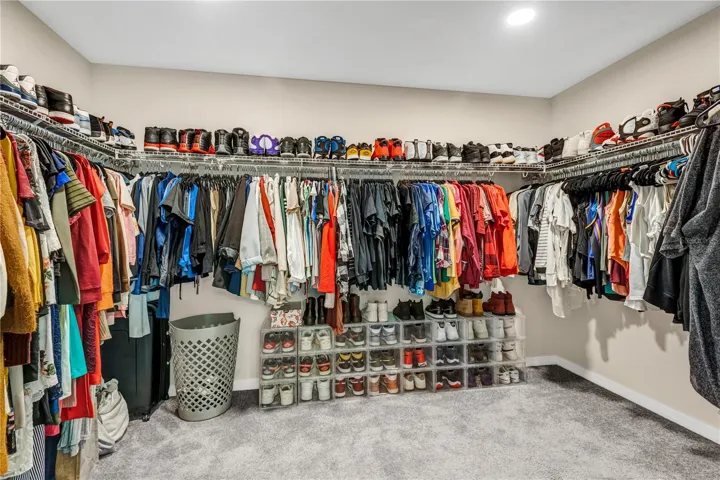 Walk In Closet in Primary Bedroom!