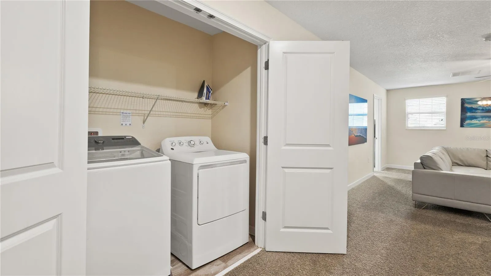 LAUNDRY UPSTAIR