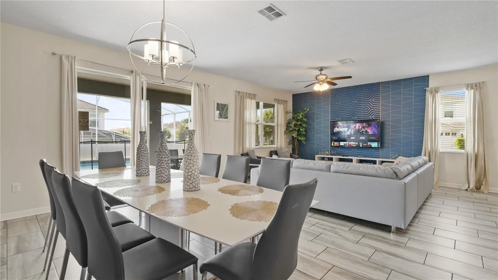 OPEN FLOORPLAN