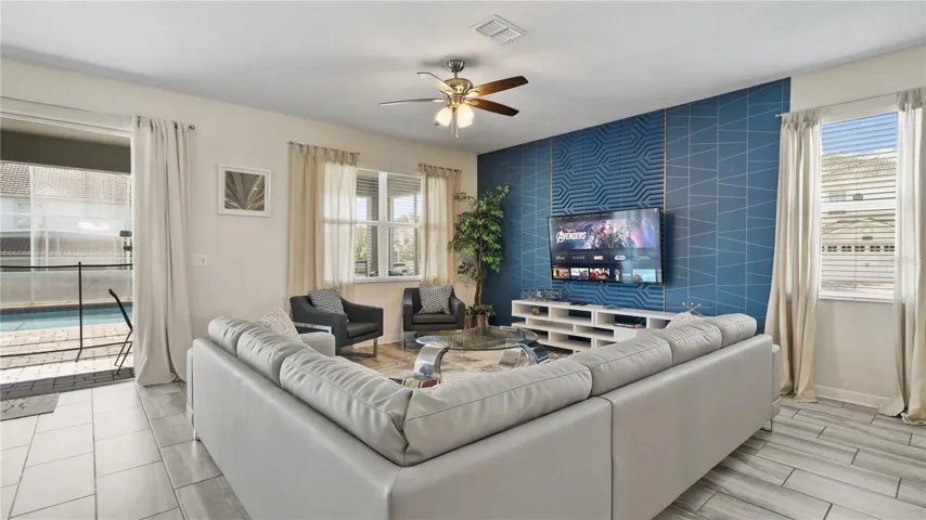 OPEN FLOORPLAN