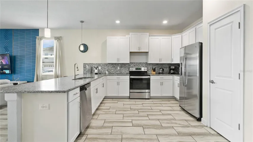 OPEN FLOORPLAN