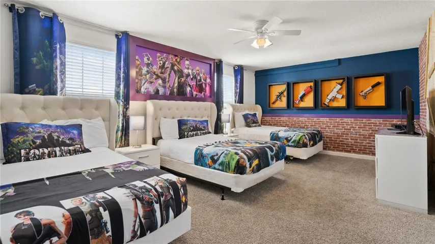 BEDROOM/LOFT