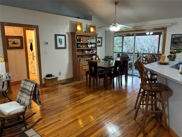 55730 Holiday Cir Living Room