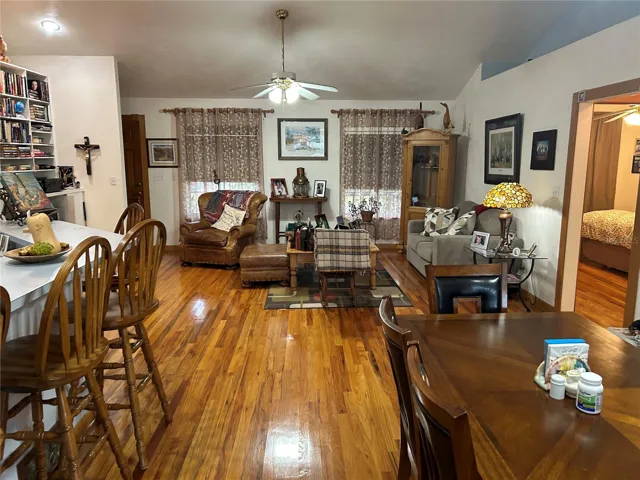 55730 Holiday Cir Living Rm From Dining Area