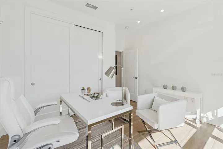 Office/Bedroom 1