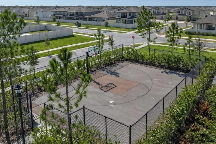 Amenities include a swimming pool, clubhouse, picnic areas, dog park, playground, basketball courts, and pickleball courts.