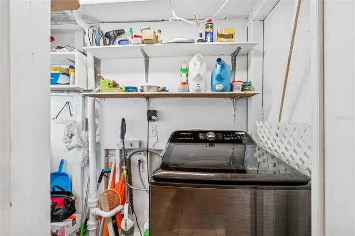 Laundry adjacent to kitchen