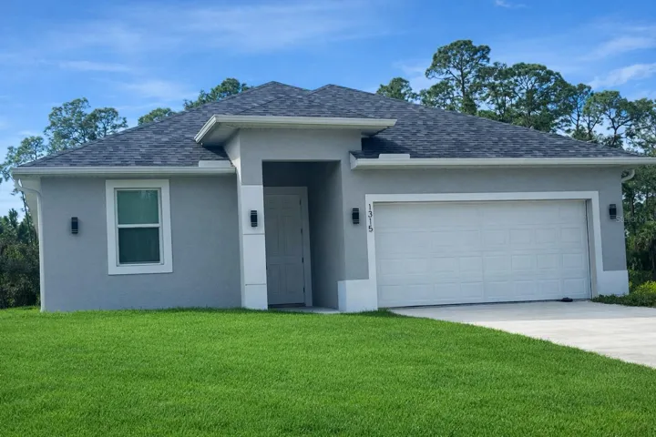 Stunning home in Labelle