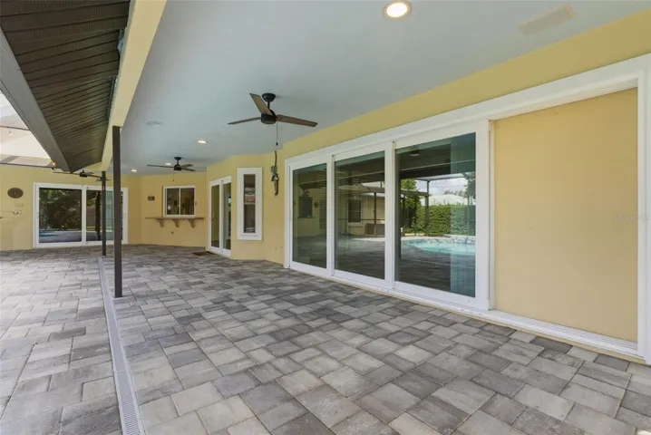 Covered lanai with surorund sound