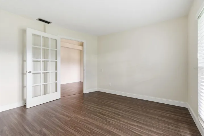 Private office near Primary Ensuite