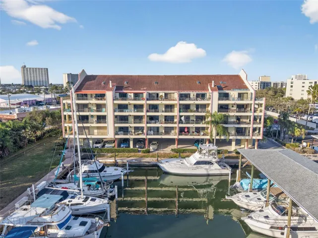 Prime waterfront living!