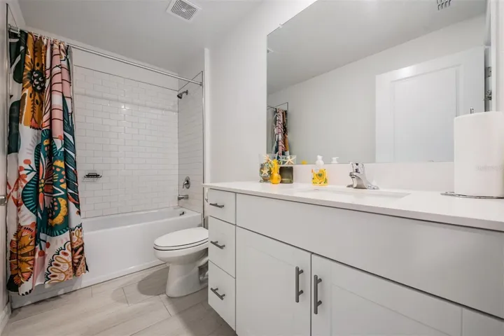2nd Full Bath - Tiled Bathtub
