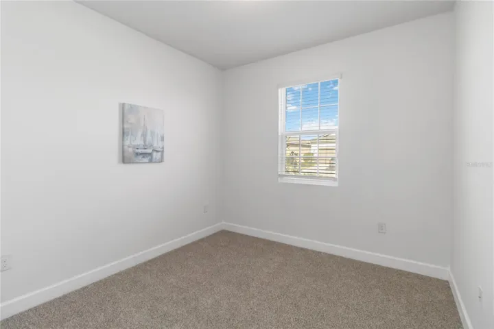 Front bedroom that can also be used as an office