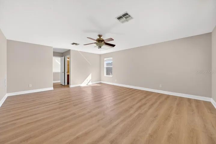 Large Upstairs Bedroom EnSuite or Family / Game Room