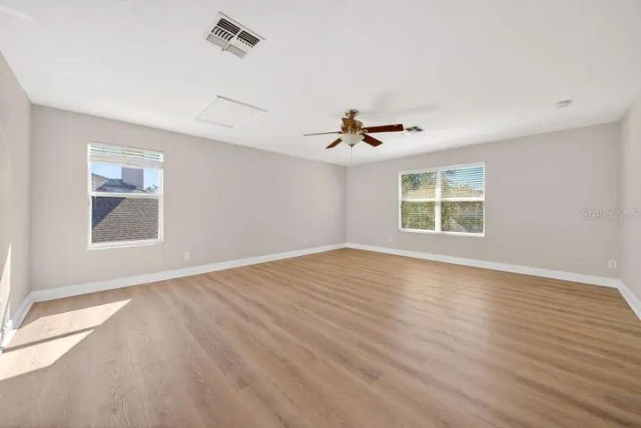 Large Upstairs Bedroom EnSuite or Family / Game Room