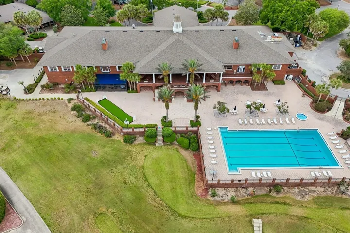 Clubhouse & Resort style pool