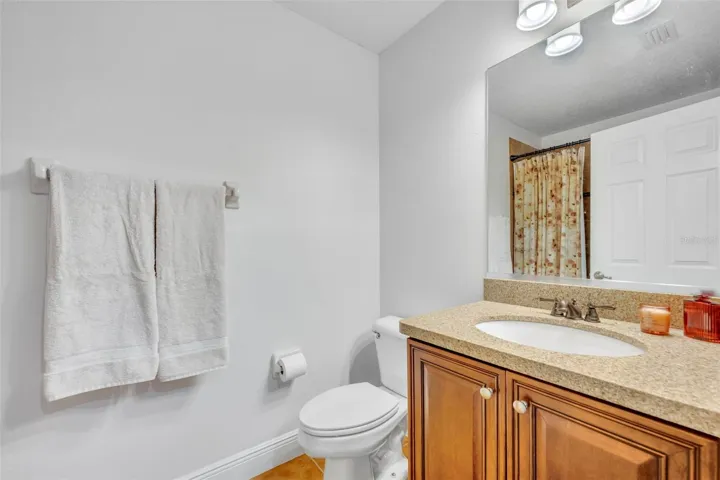 Upstairs full bath