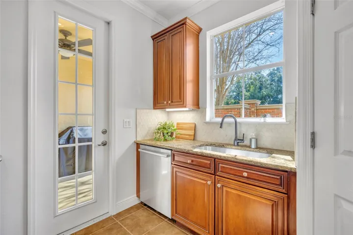Patio door off from kitchen