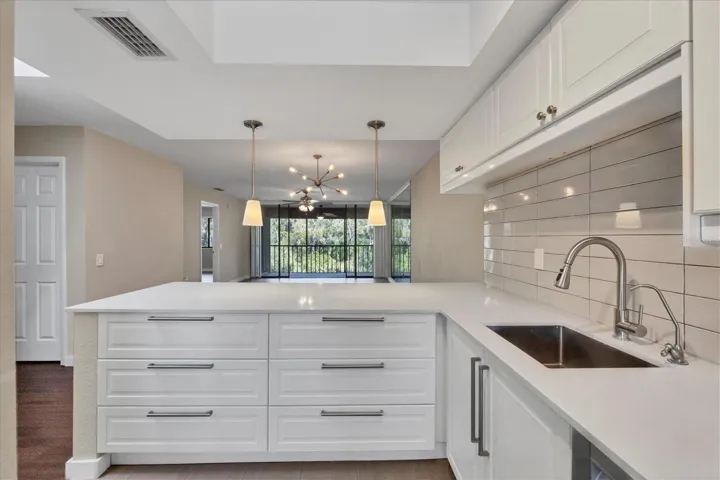 Deep drawers at Peninsula