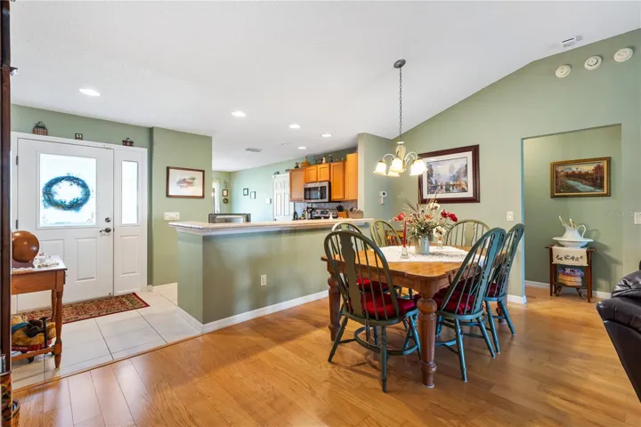 Open Kitchen great for entertaining.