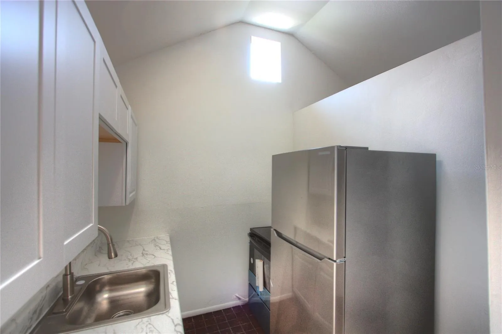 Apt 301