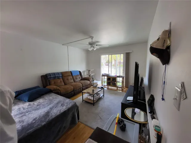 Apt 305