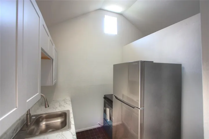 Apt 301