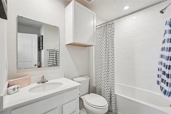2nd Floor Guest Bathroom