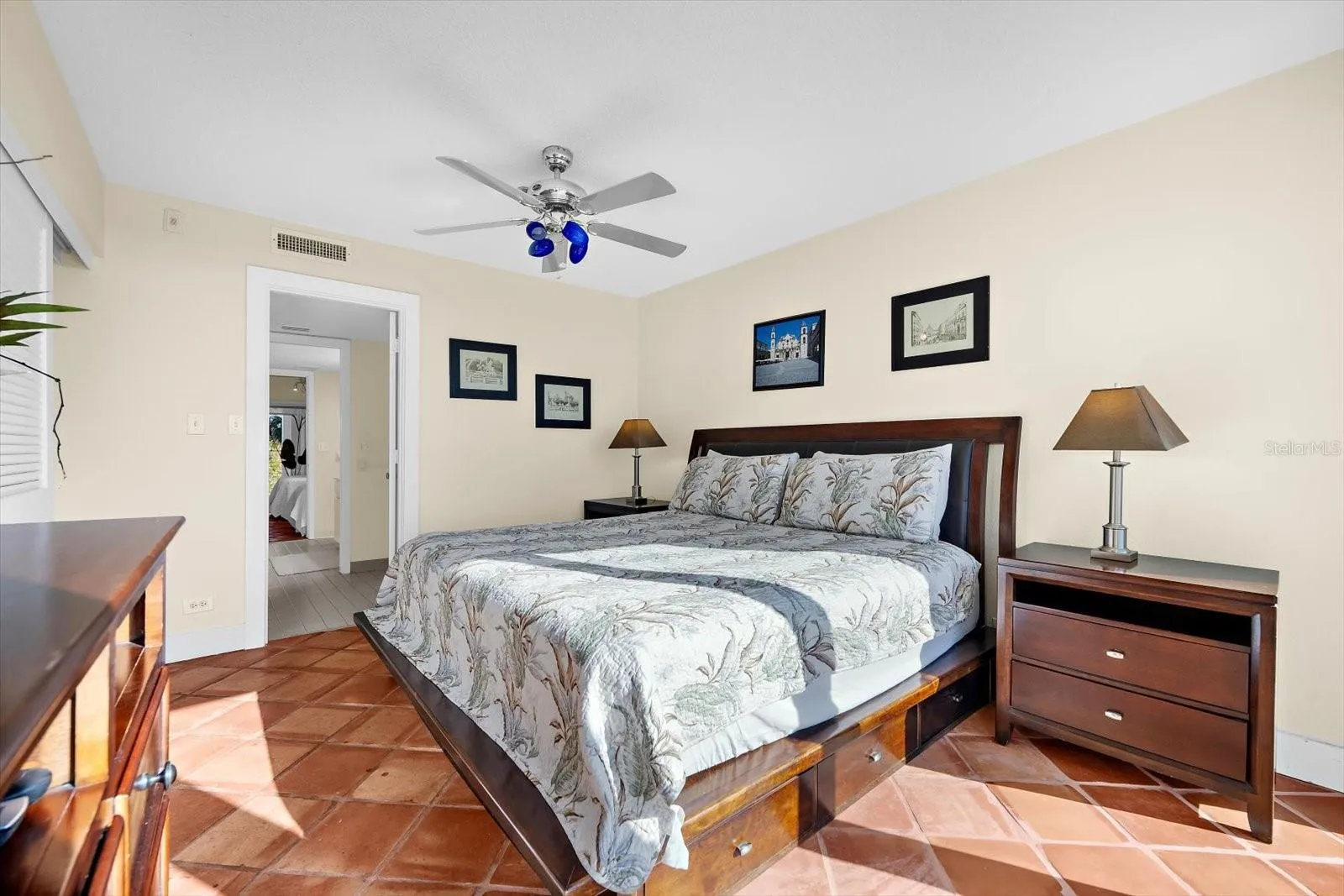 Bright Spacious Coastal Sanctuary