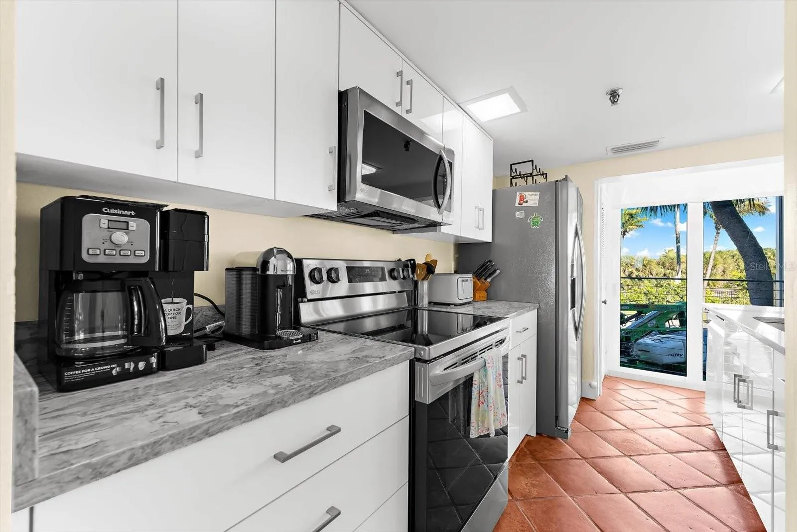 Sleek Quartz Countertops