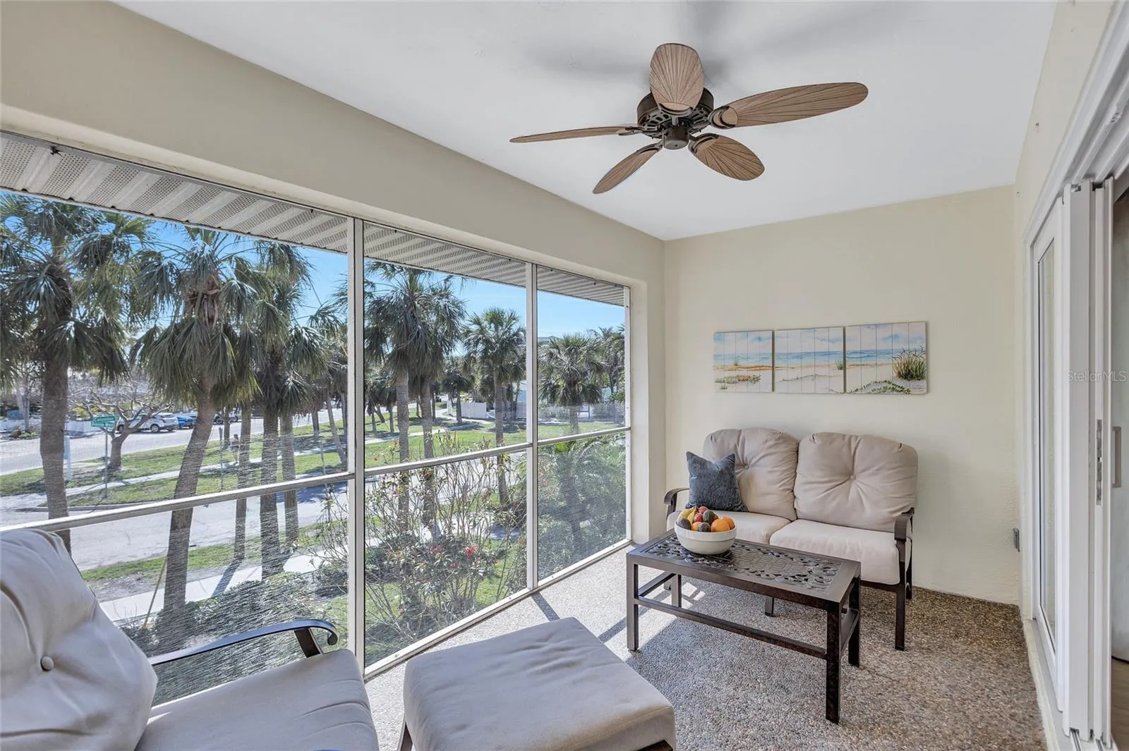 Screened in lanai