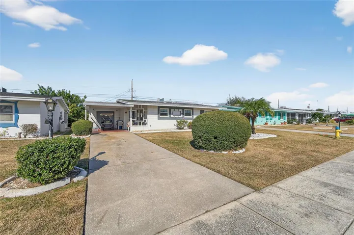 TB8469834 - nice long driveway
