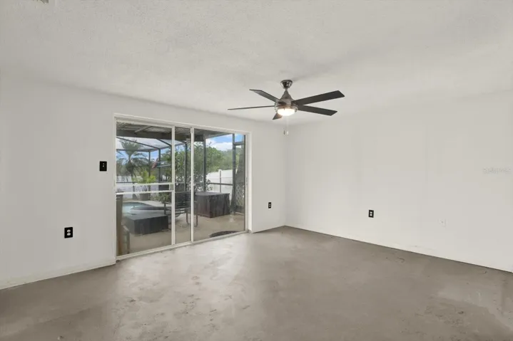Primary suite with access to the lanai
