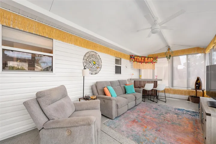 ENCLOSED LANAI