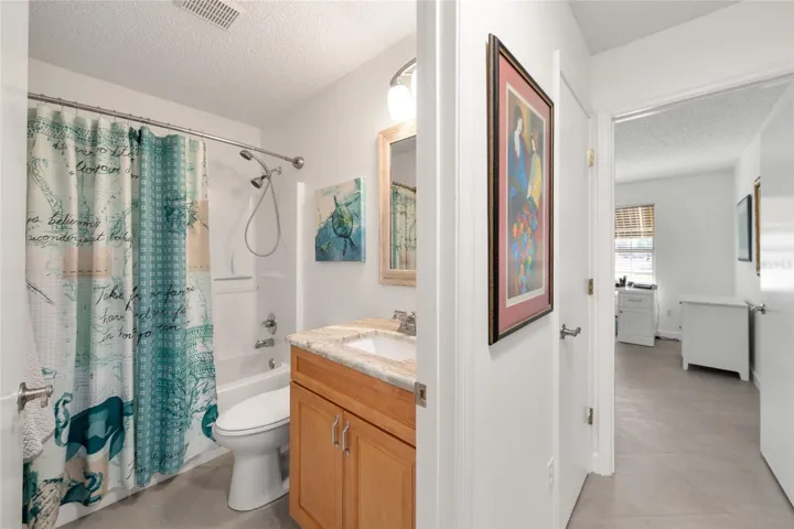BATHROOM 2