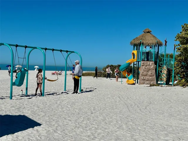 Holmes Beach Public Beach