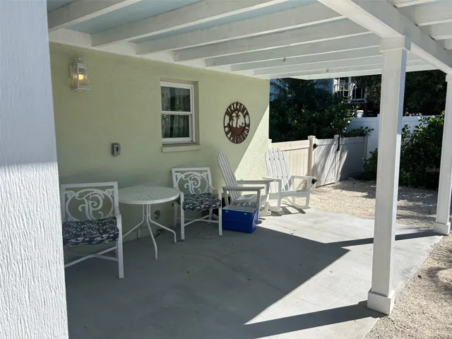 Front seating area Unit B