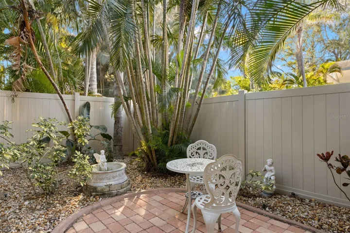 Private seating area just off the main entry