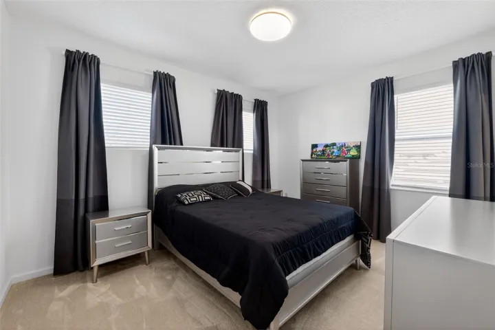 Queen Bedroom