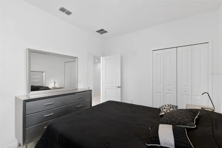 Full Bedroom