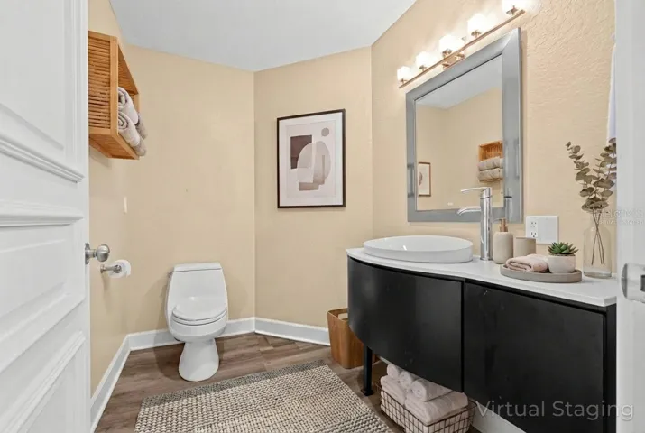 Powder bath virtually staged