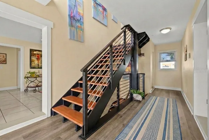 Second level virtually staged