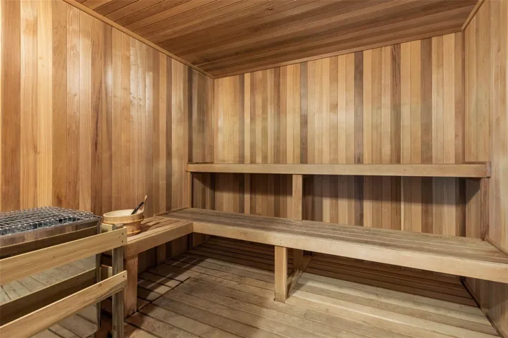 sauna/steam room