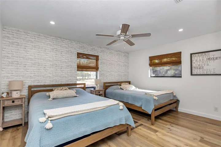 guest room (2queens)